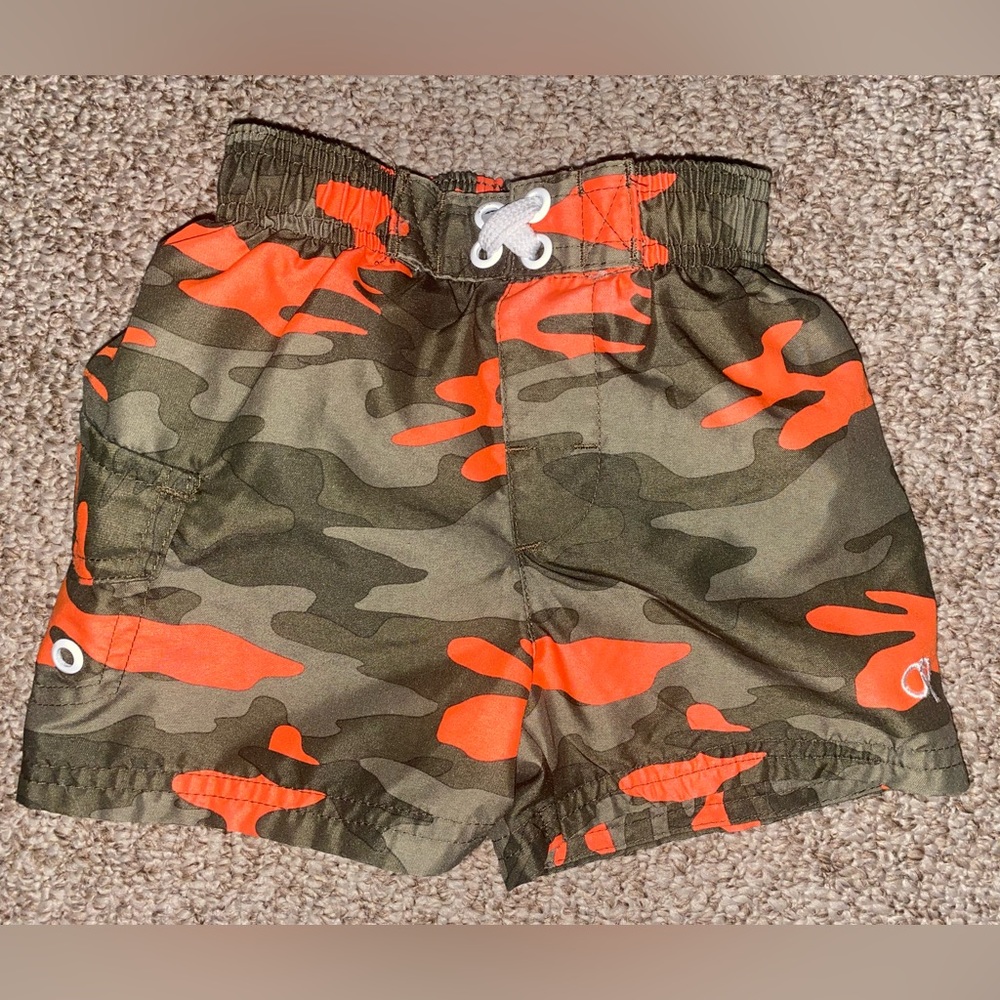 Swimtrunks! Op brand! 12 months
